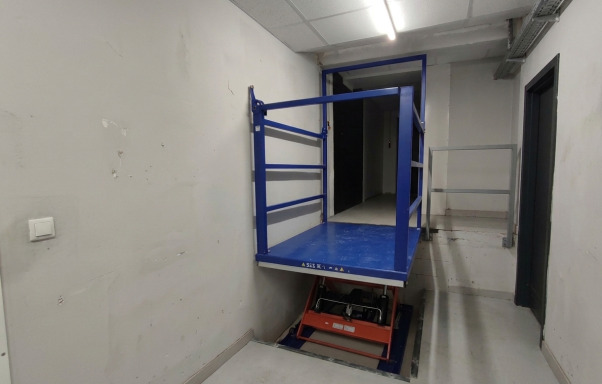 „Paradis lifts CB1200“ žirklinis krovininis keltuvas