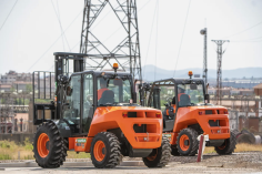AUSA C251H dyzelinis visureigis šakinis krautuvas