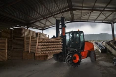 AUSA C501H dyzelinis visureigis šakinis krautuvas