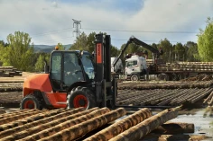AUSA C501H dyzelinis visureigis šakinis krautuvas
