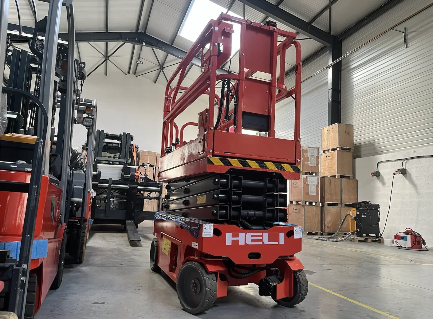 HELI JS07 savaeigė žirklinė kėlimo platforma