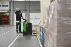 CESAB P320–P325 elektrinis padėklų vežimėlis