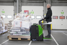 CESAB P320–P325 elektrinis padėklų vežimėlis