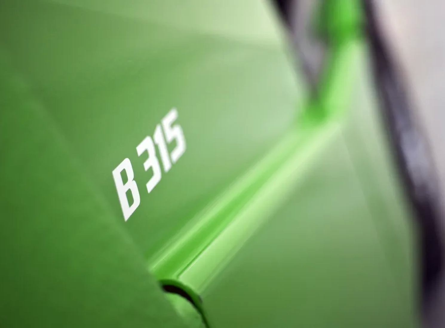 CESAB B3 16Li–20Li elektrinis šakinis krautuvas