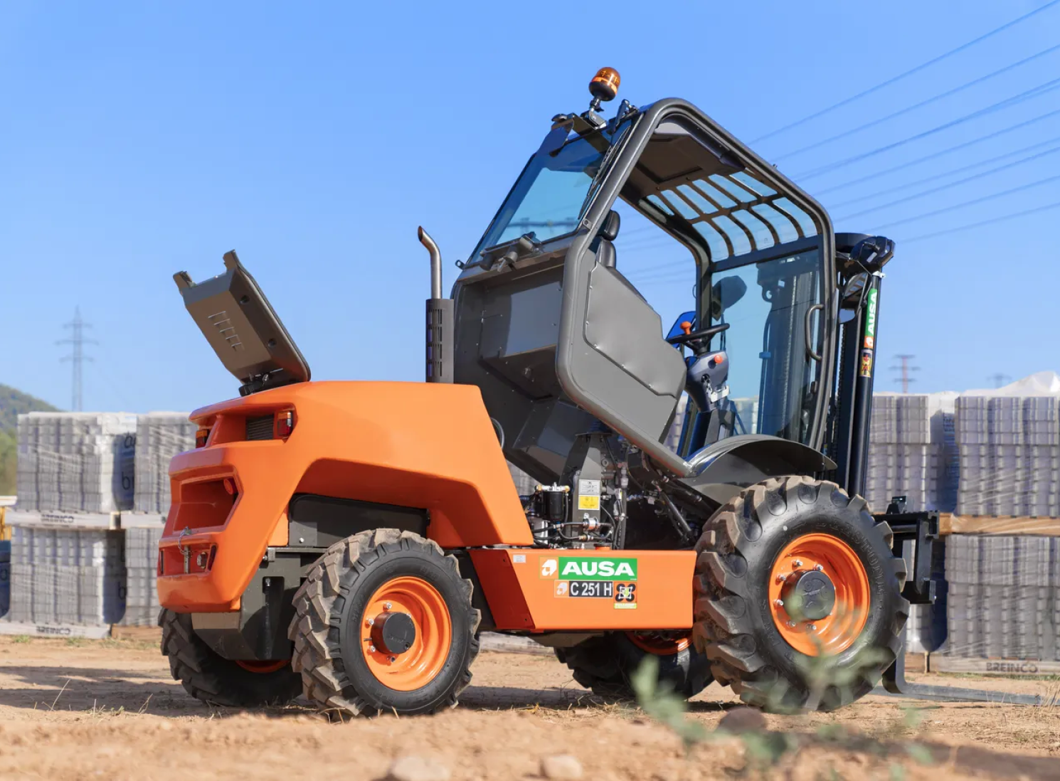 AUSA C251H dyzelinis visureigis šakinis krautuvas