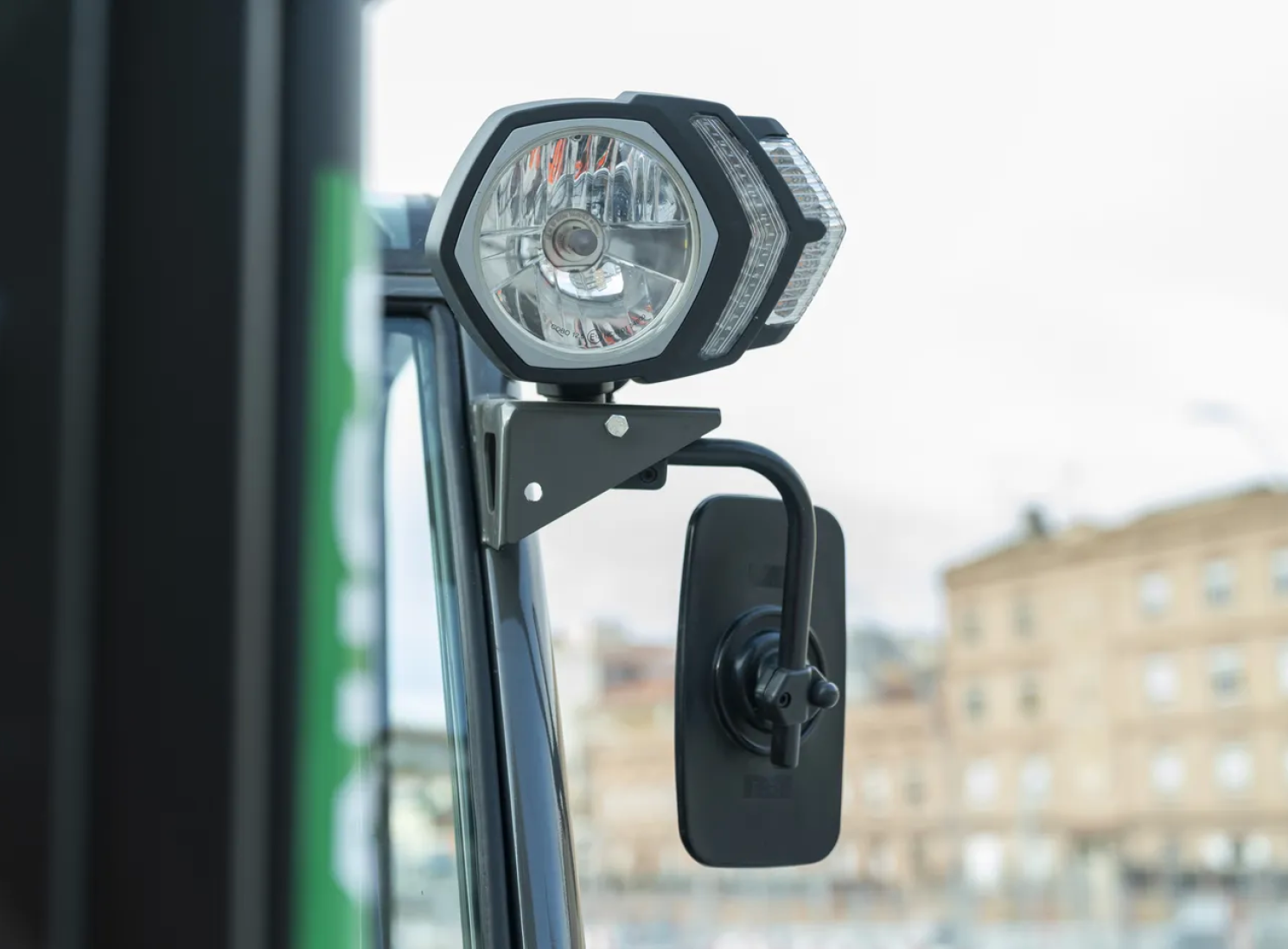 AUSA C201H dyzelinis visureigis šakinis krautuvas